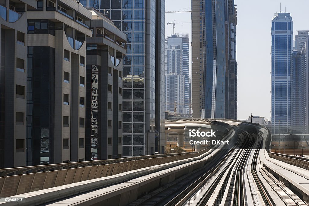 Route vers l'avenir.  De Dubaï - Photo de Affaires libre de droits