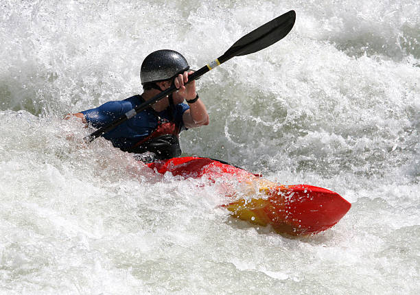 es al aire libre - kayaking white water atlanta river nature fotografías e imágenes de stock