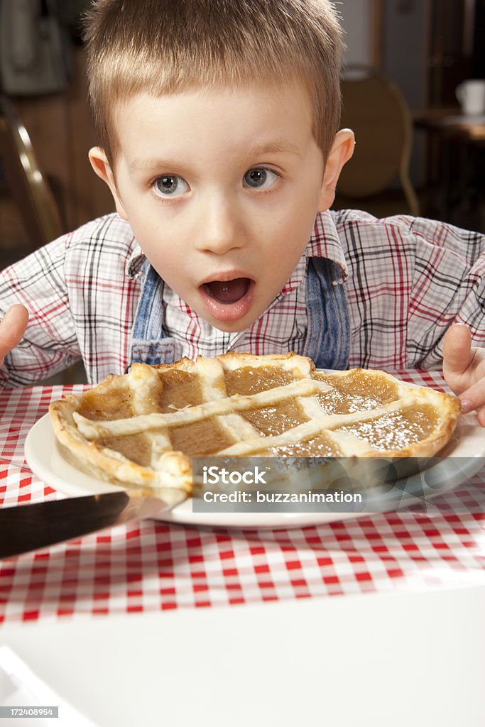 Questo bambino ama Torta di zucchero - Foto stock royalty-free di Mangiare