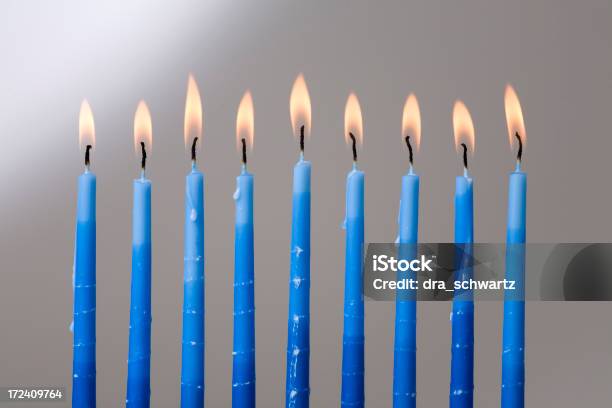Menorah - Fotografie stock e altre immagini di Hanukkah - Hanukkah, Attività, Attrezzatura per illuminazione