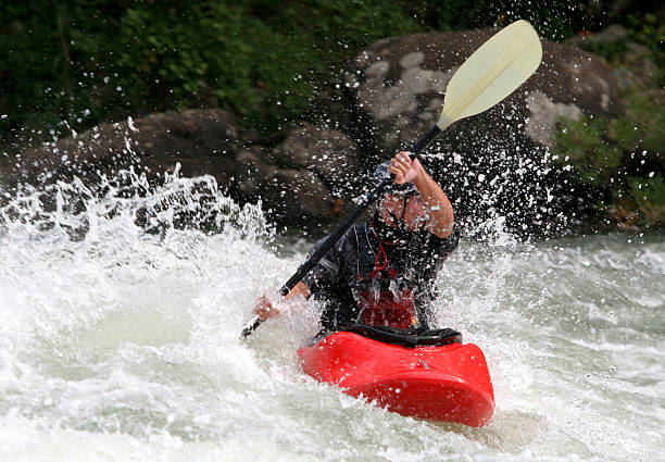 atividade de lazer - white water atlanta kayak rapid kayaking - fotografias e filmes do acervo