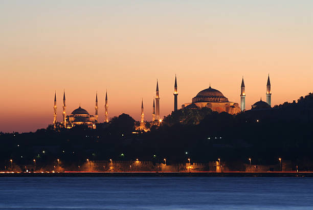 moschea blu, la basilica di santa sofia - cupola asia turkey istanbul foto e immagini stock