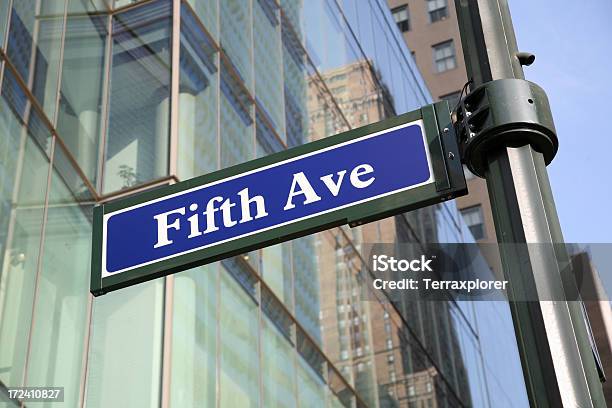 Fifth Avenue の標識 - アメリカ合衆国のストックフォトや画像を多数ご用意 - アメリカ合衆国, アメリカ文化, オフィスビル
