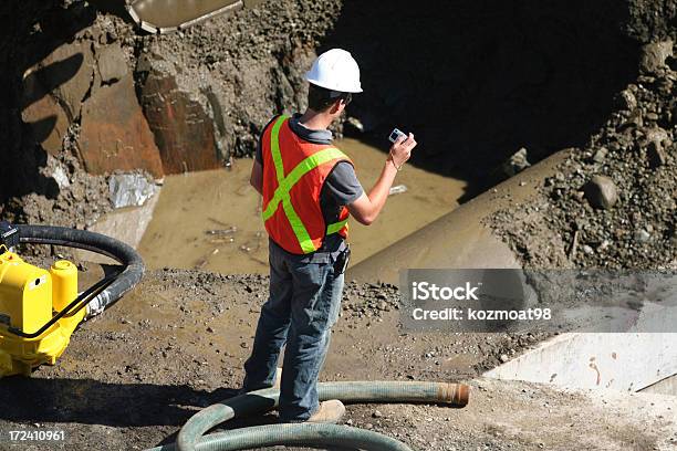 Problema De Agua Foto de stock y más banco de imágenes de Agua - Agua, Solar de construcción, Caño de agua