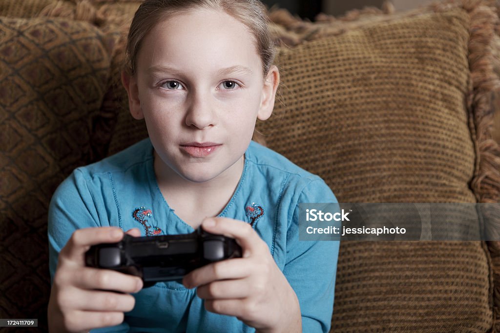 Sério Menina jogar jogos de vídeo - Royalty-free 10-11 Anos Foto de stock