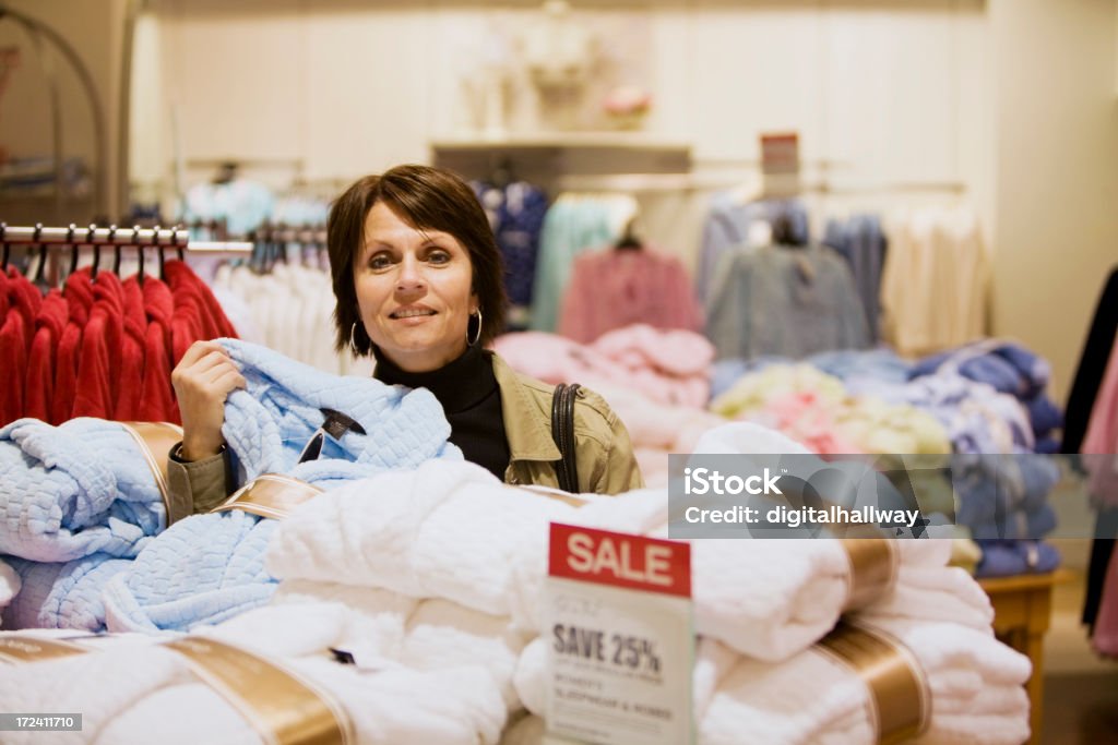 De compras - Foto de stock de 40-44 años libre de derechos