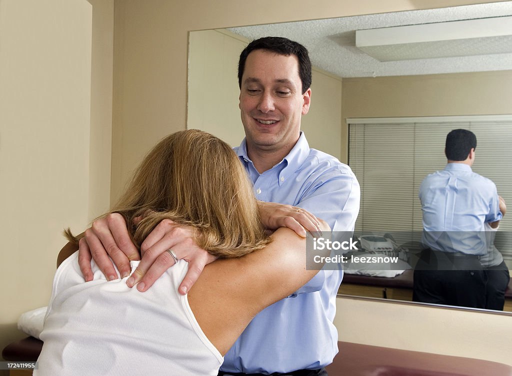 Kinésithérapie Series-étirement du cou - Photo de Adulte libre de droits