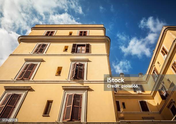 Tipica Degli Edifici Di Testaccio Distric Roma - Fotografie stock e altre immagini di Distretto - Distretto, Roma - Città, Adulazione