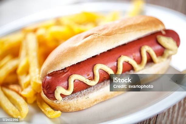 Foto de Cachorroquente e mais fotos de stock de Alimentação Não-saudável - Alimentação Não-saudável, Almoço, Batata Frita - Lanche