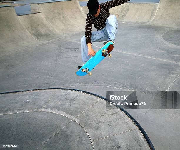 Photo libre de droit de Miair Skateur Desertlypse El Segundo banque d'images et plus d'images libres de droit de Faire du skate-board - Faire du skate-board, Parc public, Sauter