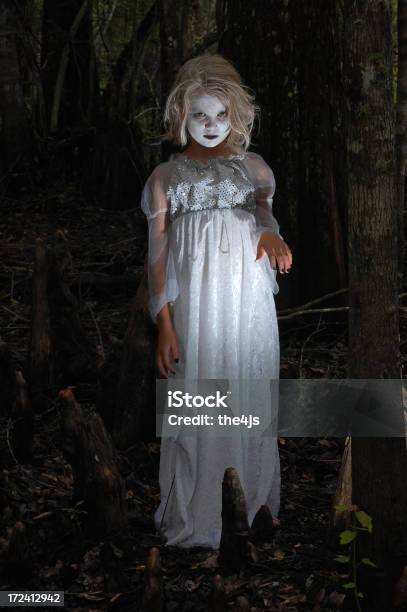El Littlest Ghoul 2 Foto de stock y más banco de imágenes de Niñas - Niñas, Embrujado, Fantasma
