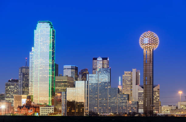 istock iconic image of the Dallas , TX skyline at twilight  172413004