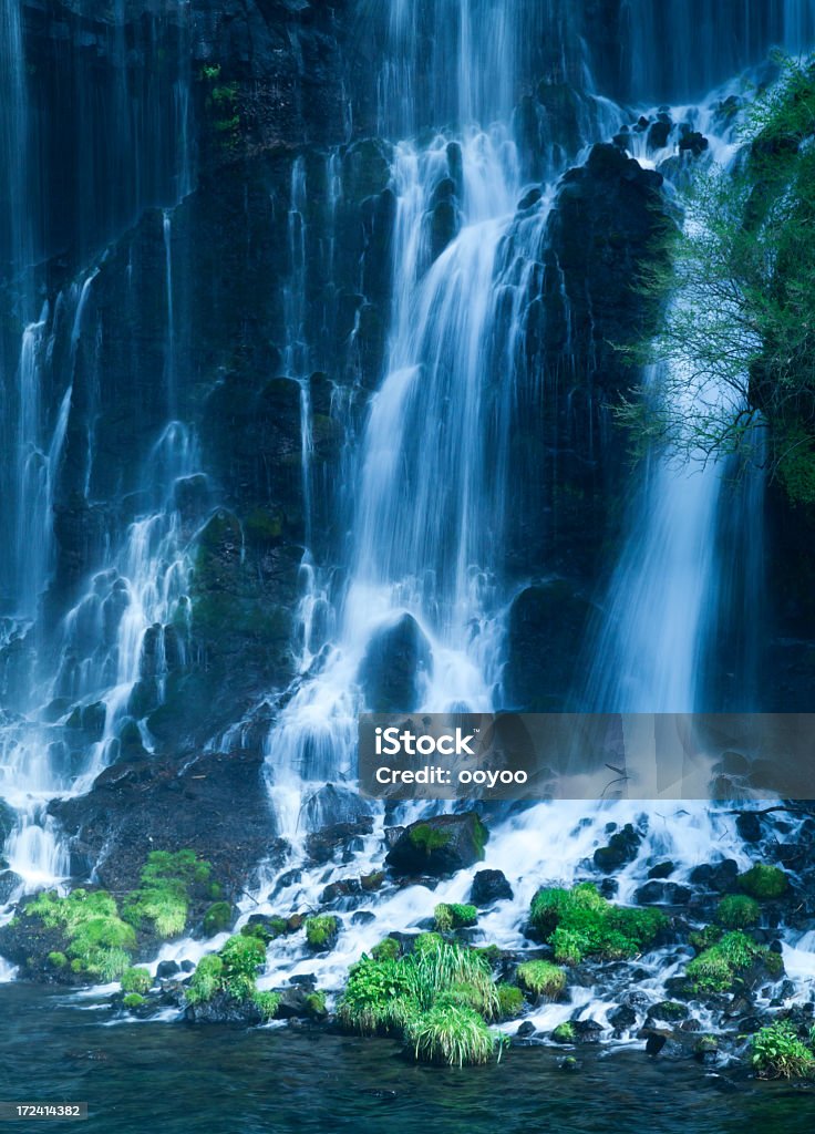 Журчания воды - Стоковые фото Satoyama - Scenery роялти-фри
