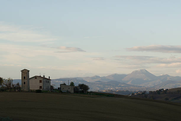 istock Farm house at dawn 172414714
