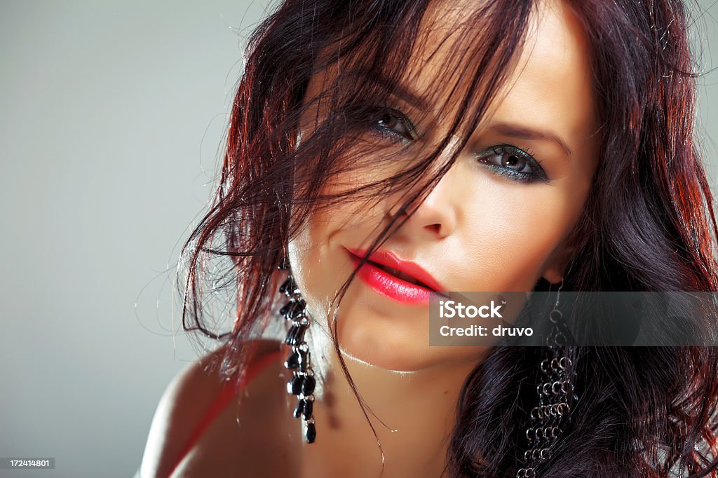 Portrait of beautiful brunette - Стоковые фото 30-34 года роялти-фри