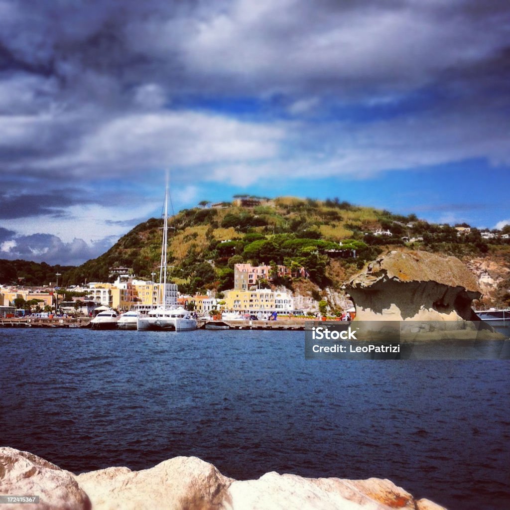 Touristic porto em Lacco Ameno-Ilha de Ischia - Royalty-free Aldeia Foto de stock