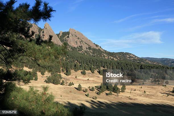 Boulder Colorado Foto de stock y más banco de imágenes de Aire libre - Aire libre, Azul, Bosque