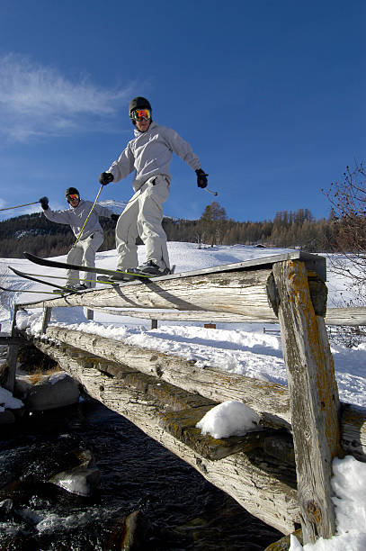 freestyler kolejowych - telemark skiing zdjęcia i obrazy z banku zdjęć