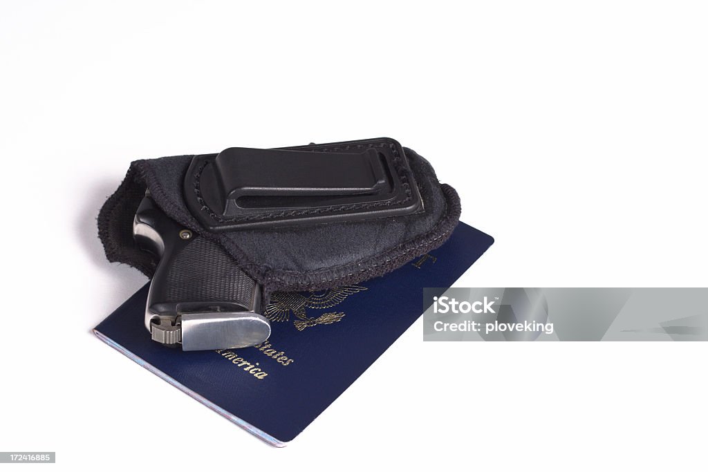 Compressa e passaporto - Foto stock royalty-free di Arma da fuoco