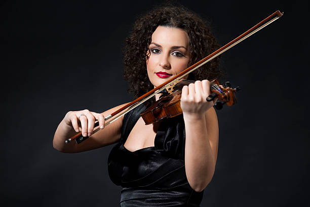 violinista - fine art portrait music sheet music violin fotografías e imágenes de stock