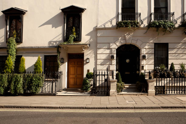 Residential Properties, London, UK XXXL "Street view of houses and apartments in Mayfair, London" Mayfair stock pictures, royalty-free photos & images