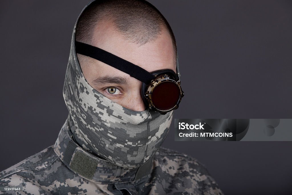 Cyber guerriero - Foto stock royalty-free di Abbigliamento mimetico