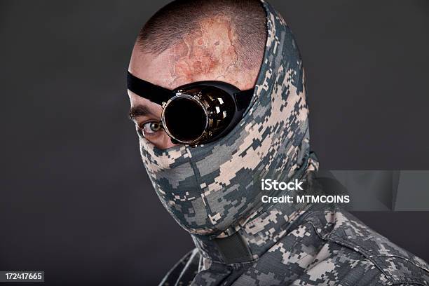 Kampf Verwundet Cyberkrieger Stockfoto und mehr Bilder von Brennen - Brennen, Menschliches Gesicht, Männer