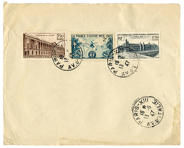 envelope de paris, frança, 1947 - postage stamp postmark mail paris france - fotografias e filmes do acervo