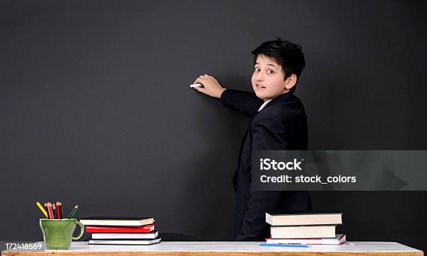 Foto de Conceito De Educação e mais fotos de stock de 12-13 Anos - 12-13 Anos, Aluno, Aluno de Primário