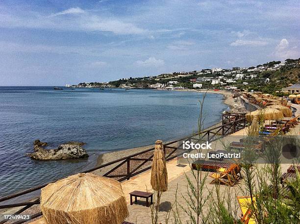 La Costa Italiano Foto de stock y más banco de imágenes de Isla de Ischia - Isla de Ischia, Acantilado, Agua