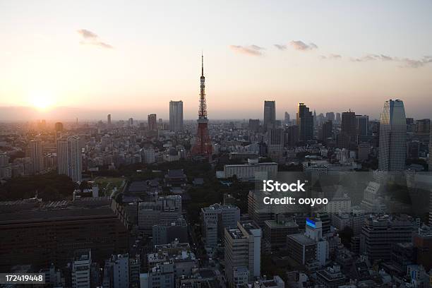 Tokio Bei Sonnenuntergang Stockfoto und mehr Bilder von Abenddämmerung - Abenddämmerung, Architektur, Außenaufnahme von Gebäuden