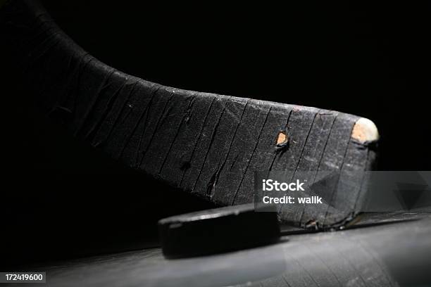 Hockeyschläger Puck Stockfoto und mehr Bilder von Ausrüstung und Geräte - Ausrüstung und Geräte, Eishockey, Eishockey Schläger