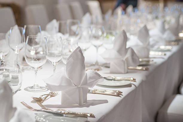 istock dinner table decoration on wedding - Festliche Tafel 172420243