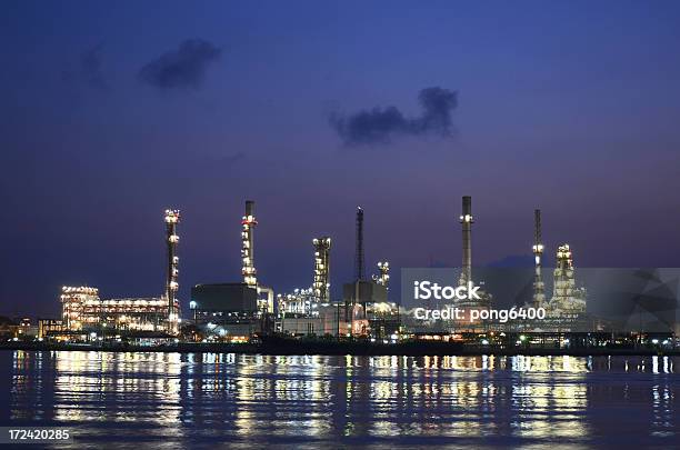 Foto de Refinaria De Petróleo e mais fotos de stock de Abastecer - Abastecer, Azul, Bangkok