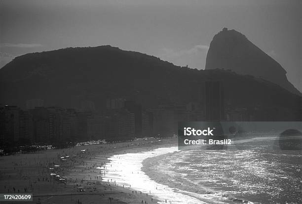 Copacabana - Fotografias de stock e mais imagens de Admirar a Vista - Admirar a Vista, Amanhecer, América do Sul