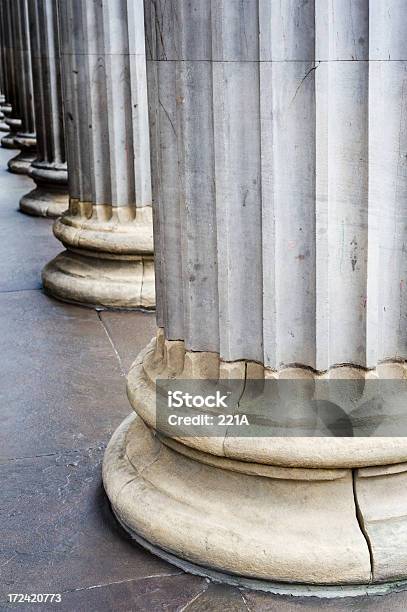 Photo libre de droit de Grunge Colonnade banque d'images et plus d'images libres de droit de Antiquités - Antiquités, Architecture, Bâtiment vu de l'extérieur