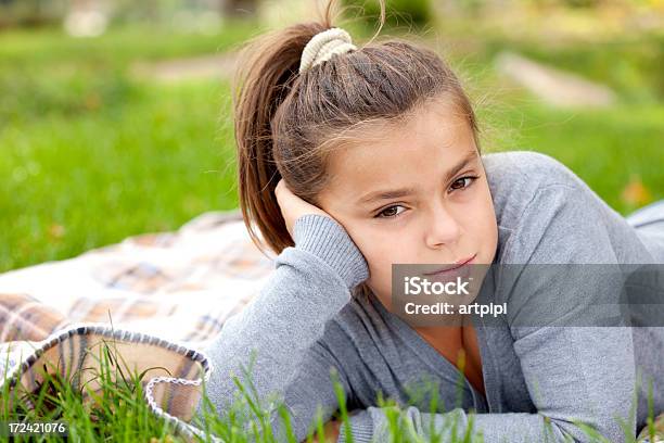 Foto de O Relaxamento e mais fotos de stock de 10-11 Anos - 10-11 Anos, 12-13 Anos, Adolescente