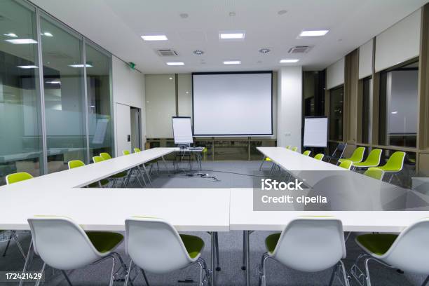 Foto de Sala De Conferência e mais fotos de stock de Quadro branco - Quadro branco, Sala do Conselho, Verde - Descrição de Cor