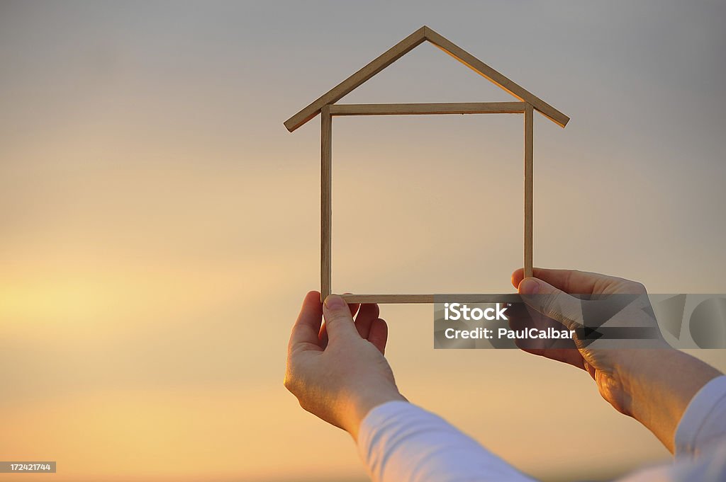 Pequeño sueño casa - Foto de stock de Agarrar libre de derechos