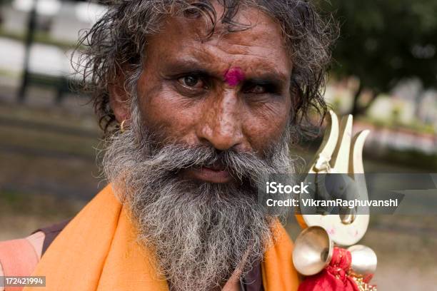 Photo libre de droit de Une Cuisine Indienne Asiatique Indienne Sadhu Brahmane Adulte Mâle Personnes Horizontal banque d'images et plus d'images libres de droit de Barbe