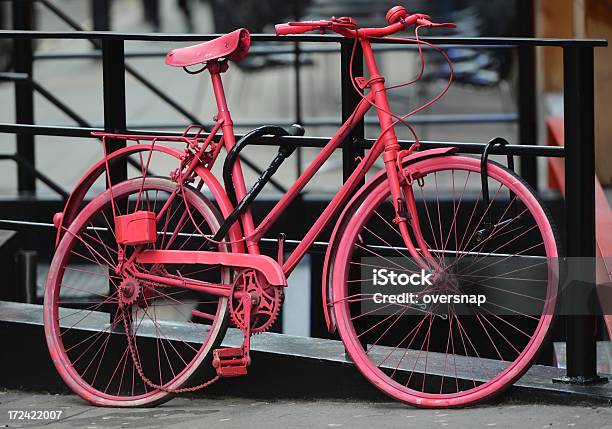 Foto de Bicicletas Corderosa e mais fotos de stock de Londres - Inglaterra - Londres - Inglaterra, Soho - Cidade de Westminster, Bicicleta