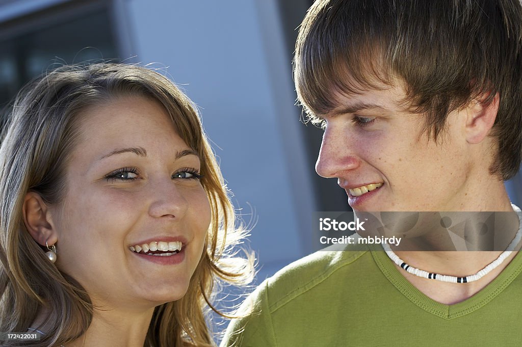 Adolescenti felici - Foto stock royalty-free di 16-17 anni