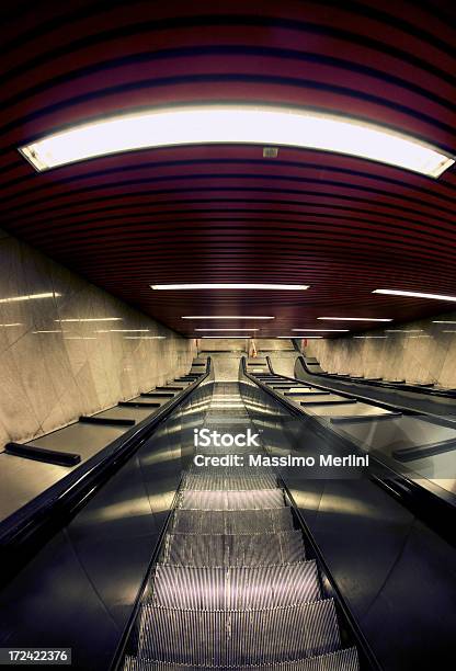 Ubahnstation Stockfoto und mehr Bilder von Mailand - Mailand, U-Bahn, Fahrzeugtür