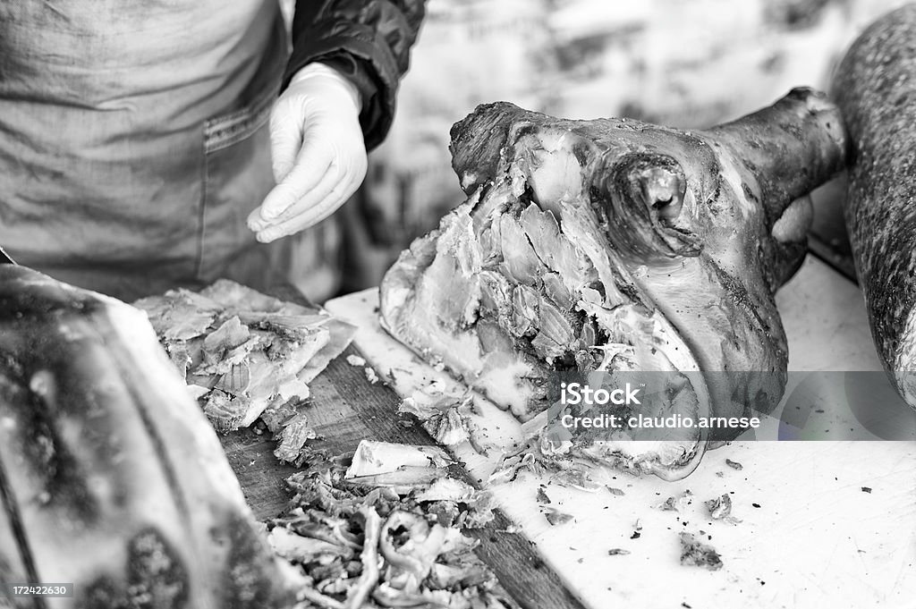 Arrosto di maiale. Bianco e nero - Foto stock royalty-free di Ambientazione esterna