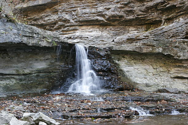 rock cascata - north cascades national park crag valley canyon foto e immagini stock