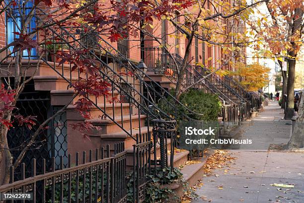 Brooklyn De Nueva York Brownstone Suites Townhouse Street Foto de stock y más banco de imágenes de Otoño