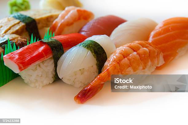 Foto de Sushi Fresco e mais fotos de stock de Abacate - Abacate, Alimentação Saudável, Amarelo