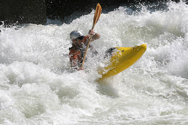 whitewater - white water atlanta kayak rapid kayaking стоковые фото и изображения