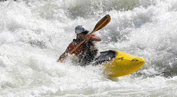 whitewater - white water atlanta kayak rapid kayaking стоковые фото и изображения