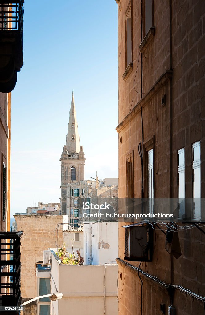 Uma Igreja na rua - Foto de stock de Arquitetura royalty-free